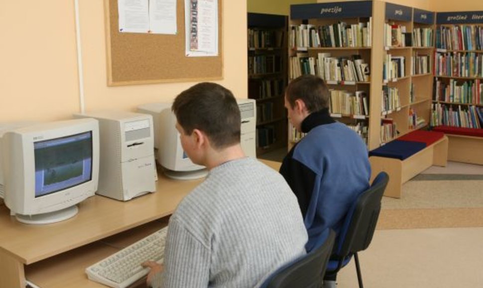 Lietuvos miestų bibliotekose nuo ketvirtadienio atidaromos viešos interneto prieigos.