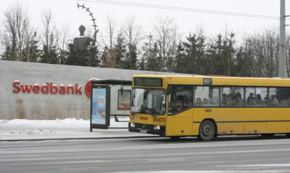 Jeigu nuo kitų metų „Vilniaus autobusai“ nebus pajėgūs kas mėnesį  mokėti po 1 mln. Lt kas mėnesį bankui, šis pasiims 85 įkeistus įmonės autobusus.