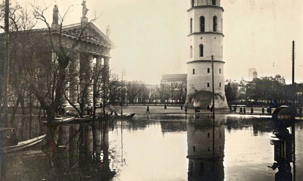 Praėjusiame šimtmetyje smarkiausiai Neries vanduo išsiliejo 1931 m. Potvynio metu žmonės plaukiojo valtimis po dabartines Žygimantų, T.Vrublevskio, Tilto, Olimpiečių gatves.
