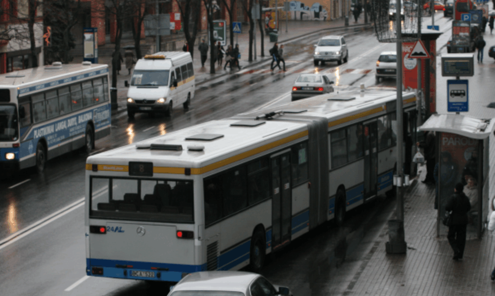 Klaipėdoje konfliktų tarp keleivių ir vairuotojų padaugėjo įvedus naują lipimo į autobusus sistemą. 