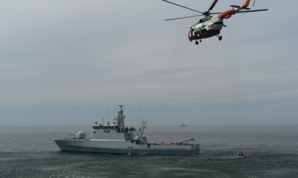 Jūroje organizuojami Karinių jūrų pajėgų Karo laivų flotilės Patrulinių laivų diviziono laivų jūrinių operacijų mokymai.