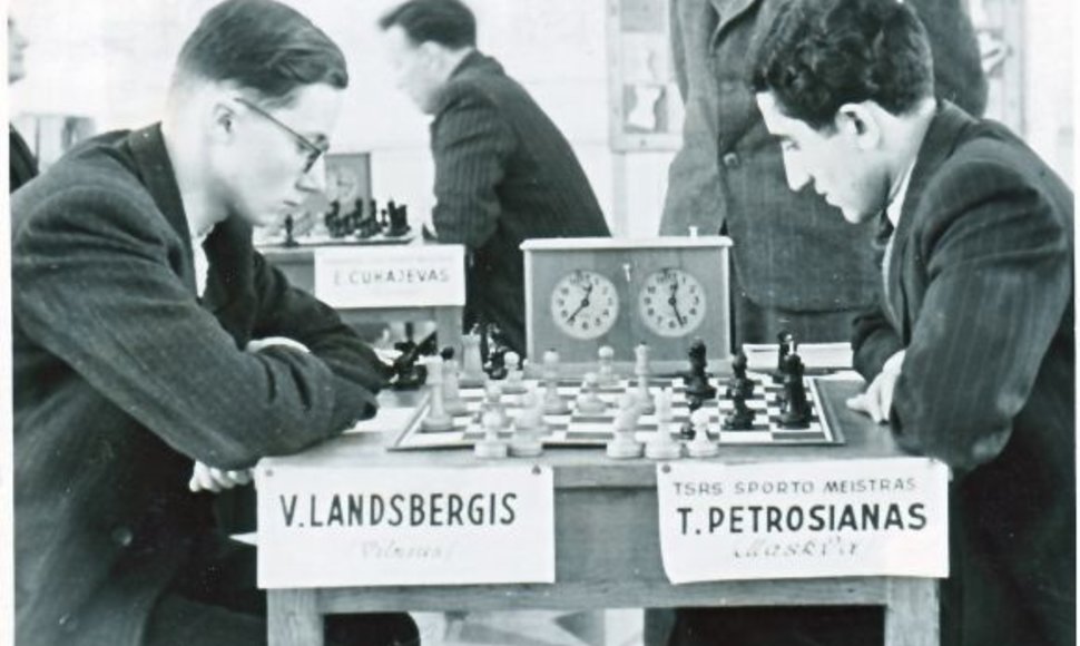 V.Landsbergis šachmatais žaidžia nuo jaunystės.