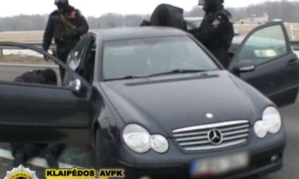 Automobilis „Mercedes Benz C220“ naudotas ir degalams vogti.