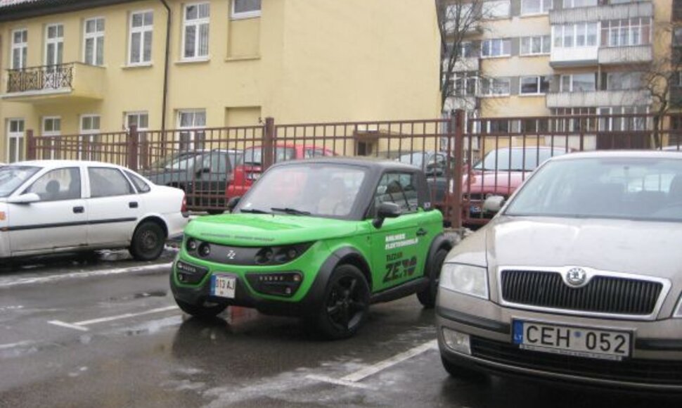 Klaipėdos savivaldybės kieme atsirado ir elektromobilis. Kol kas &scaron;i transporto priemonė tik testuojama.
