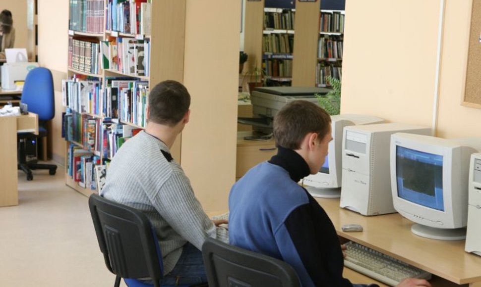 Klaipėdos miesto savivaldybės viešoji biblioteka interneto prieigas skaitytojams įkūrė 1998-aisiais. Naujojo projekto metu pavyko senuosius kompiuterius atnaujinti moderniais.