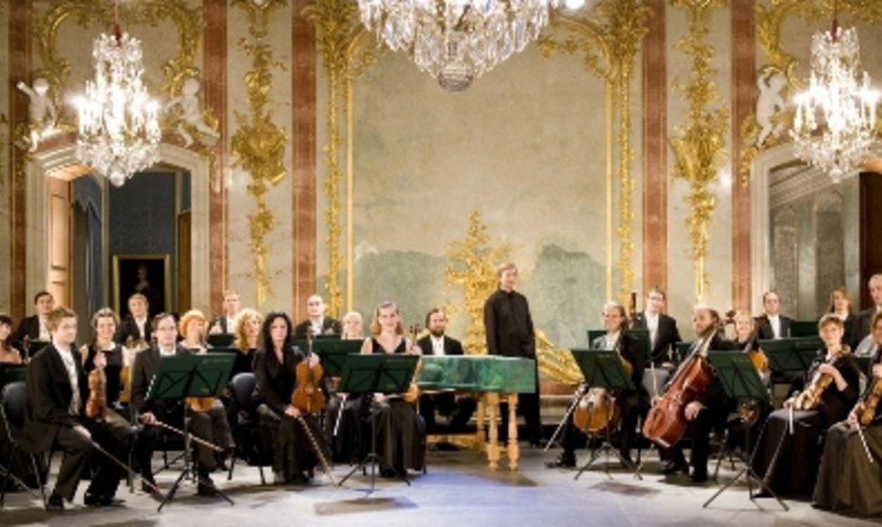 Svarbiausias koncerto svečias – meno vadovo Normundo Šnė prieš kelis metus suburtas kamerinis orkestras „Sinfonietta Riga“. 