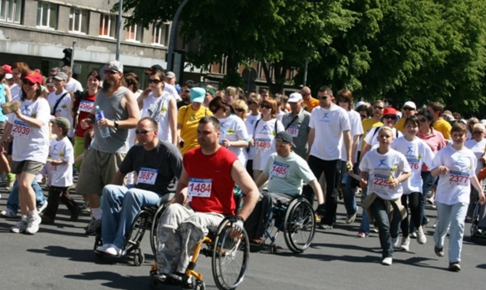 Simbolinis bėgimas Klaipėdos gatvėmis suvienija tūkstančius žmonių.