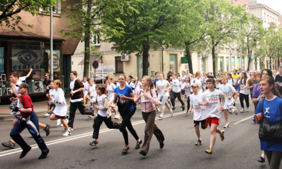 Labdaringasis bėgimas Klaipėdos gatvėmis sutraukė tūkstančius dalyvių. 