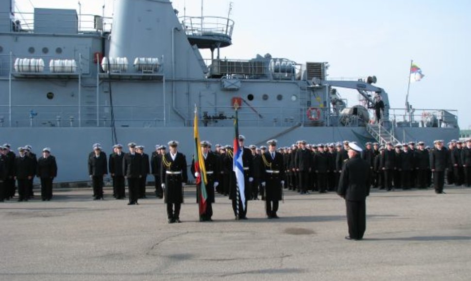 Karinės jūrų pajėgos penktadienį minės atkūrimo dieną.