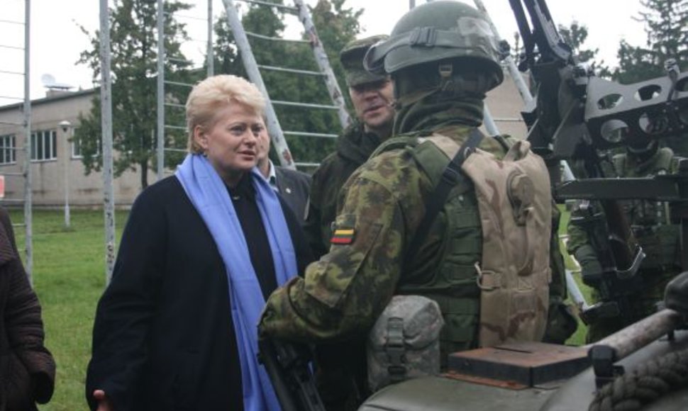 Antradienį tarptautinėse pratybose „Šakalo akmuo“ lankėsi prezidentė D.Grybauskaitė. 