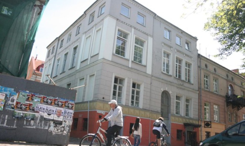 Klaipėdos savivaldybė socialinių būstų turi netgi miesto centre, reprezentacinėje Žvejų gatvėje. 