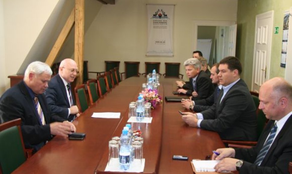 Meras Vytautas Grubliauskas  susitiko su Lietuvos jūrų krovos kompanijų asociacijos nariais.