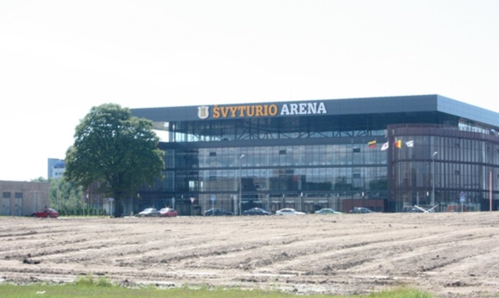 Klaipėdos arena jau pasipuošė iškaba. 