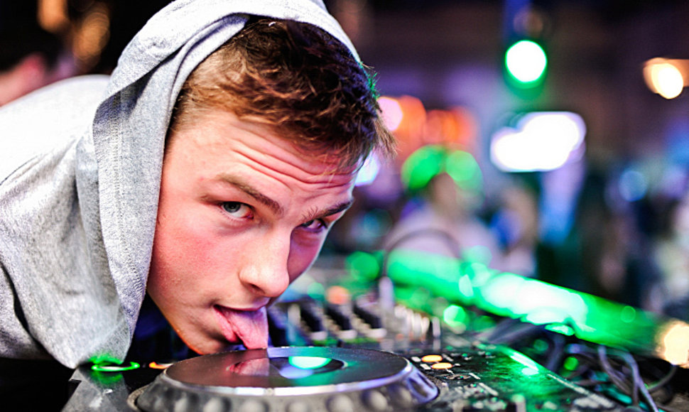 DJ Justen Beat antrus metus reziduoja Klaipėdos naktiniame klube.