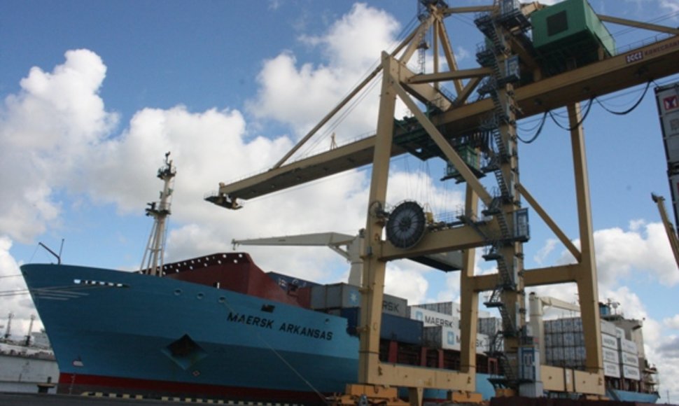 Į Klaipėdą atplaukęs laivas „Maersk Arkansas“ atplukdė nekarinius krovinius, skirtus afganistaniečiams. 