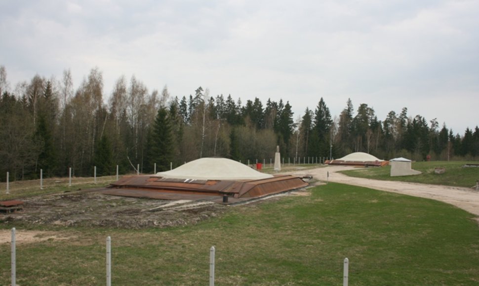 Prie Platelių buvo įrengtos keturios balistės raketos, galėjusios nušluoti nuo žemės paviršiaus bet kurį didmiestį. 