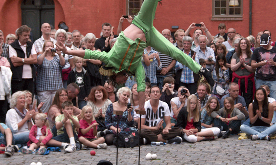 Klaipėdoje per Jūros šventę siautės gatvės cirko festivalis.