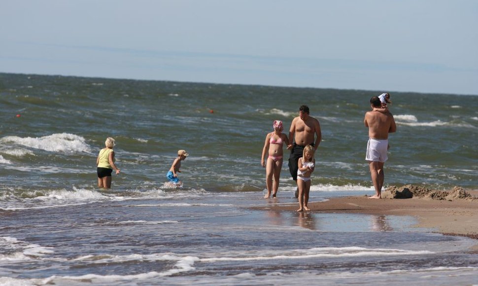Jūra ties Klaipėda jau įšilusi iki 18 laipsnių. 