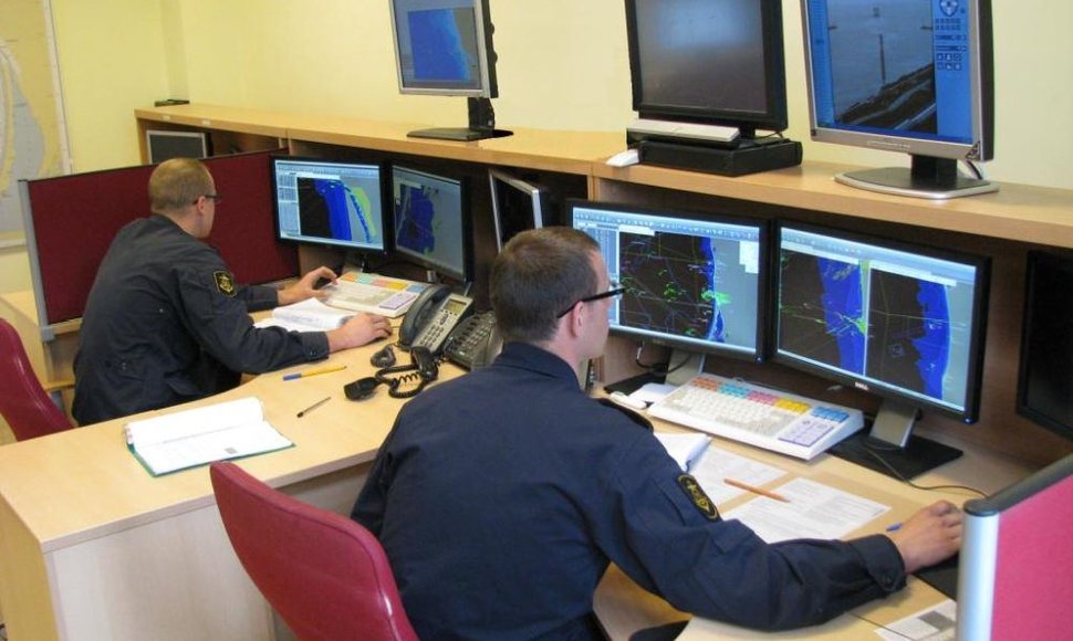 Radarai Karinių jūrų pajėgų valdymo centro biure užfiksavo kaip kirsta Lietuvos-Rusijos siena.