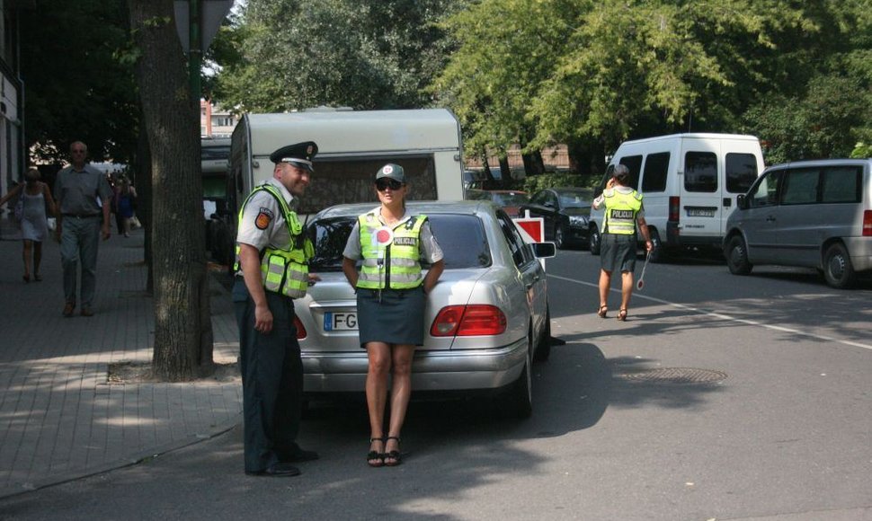 Policijos pareigūnai Jūros šventėje. 