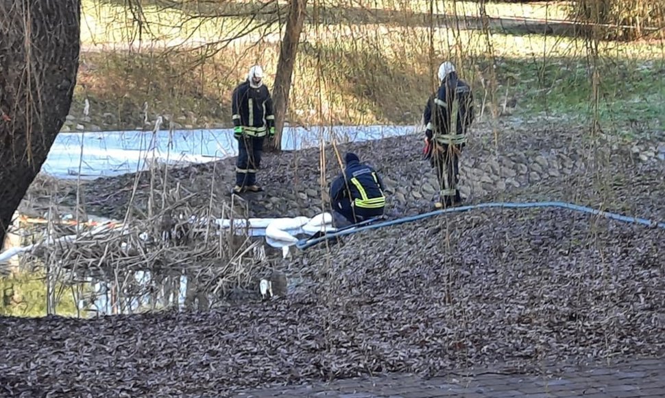 Salantuose, Kretingos rajone, specialistai ieškoma taršos šaltinio