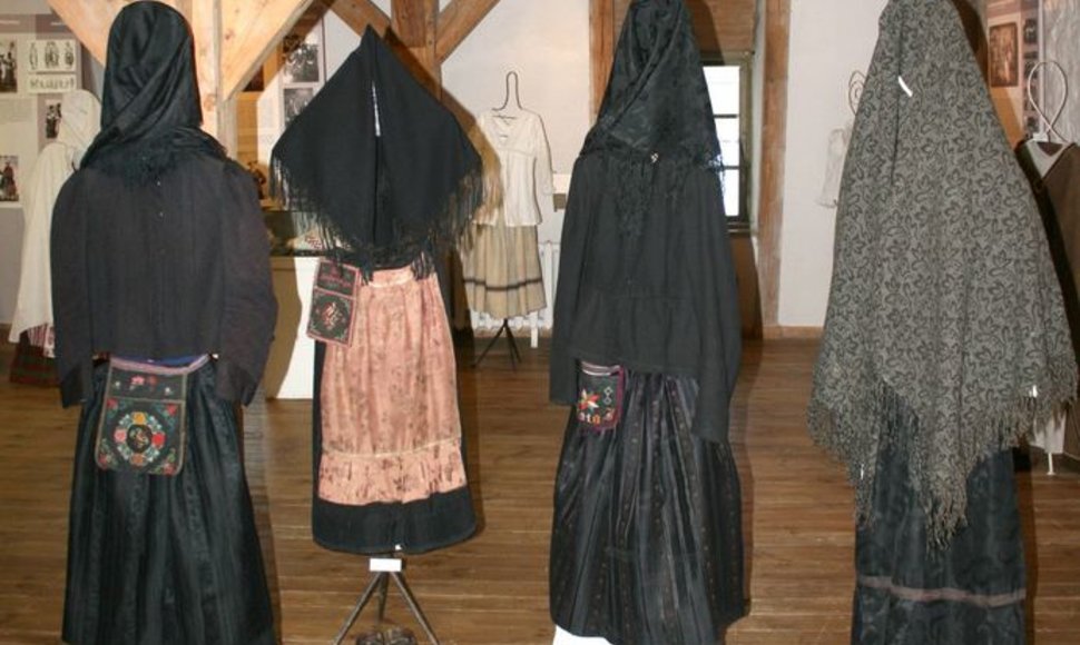 Mažosios Lietuvos istorijos muziejuje atveriama istorinio kostiumo ekspozicija. 