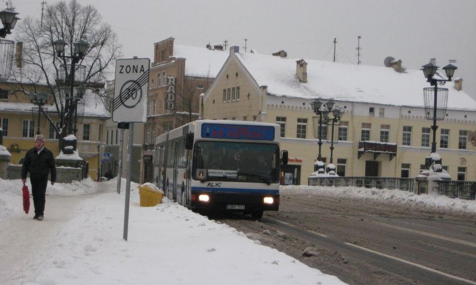 Klaipėdos Tiltų gatvė piko valandomis atsivers visiems vairuotojams.