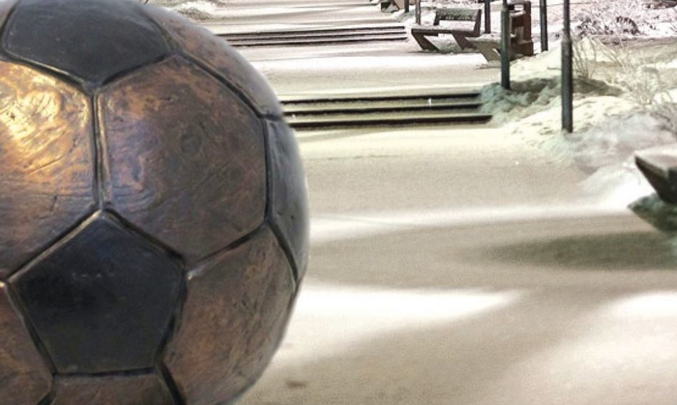 Gargžduose norima pastatyti skulptūrą futbolui. 