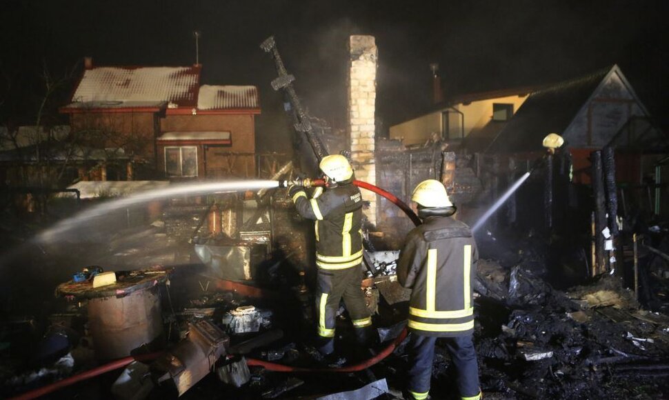 Užgesinus ūkinį pastatą sodų bendrijoje, aptiktas vyriškio lavonas.