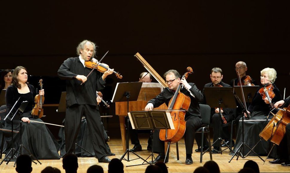 Klaipėdos kamerinis orkestras gros kartu su žymiu estų smuikininku ir dirigentu Andresu Mustonenu. 