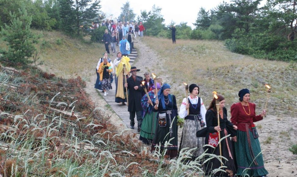 Kuršių nerijoje savaitgalį rengiamas folkloro festivalis „Tek saulužė ant maračių“.