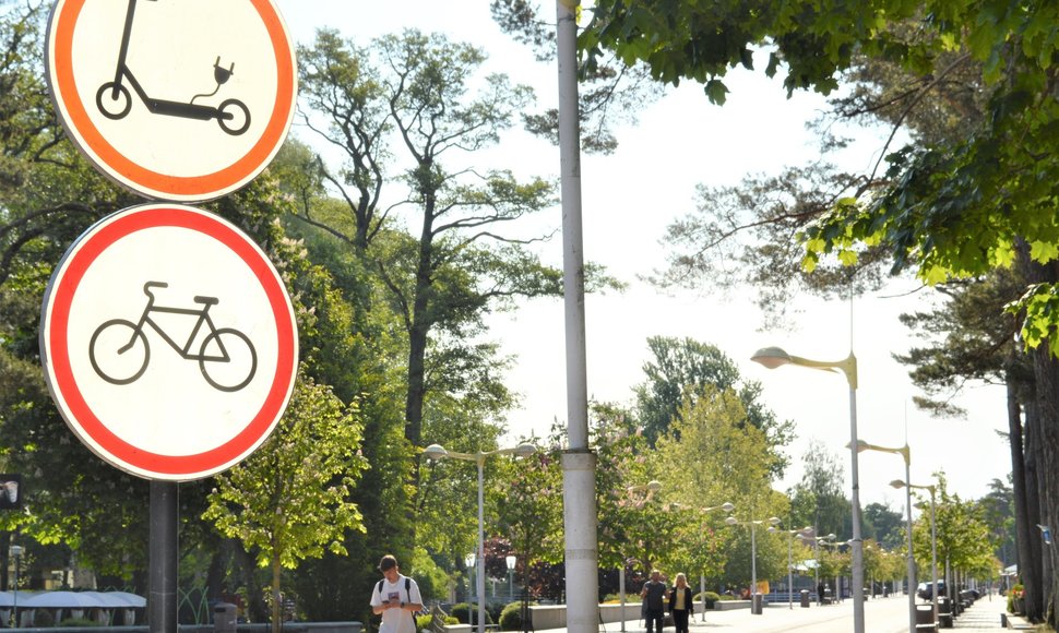 Palangoje ketvirtą vasarą tam tikrose zonose draudžiamas eismas dviračiais ir paspirtukais