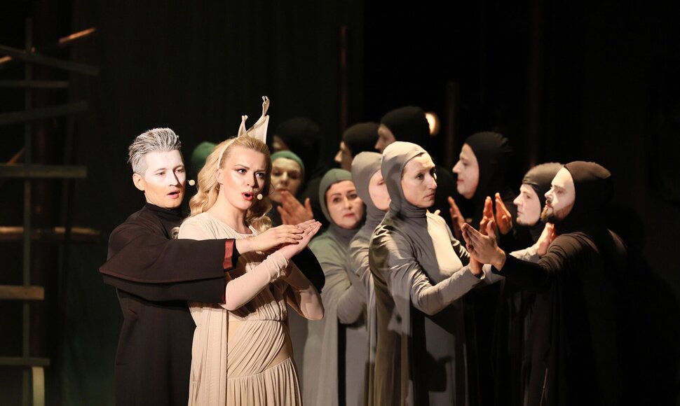 Opera-poema &bdquo;Strazdas &ndash; žalias pauk&scaron;tis&ldquo;.