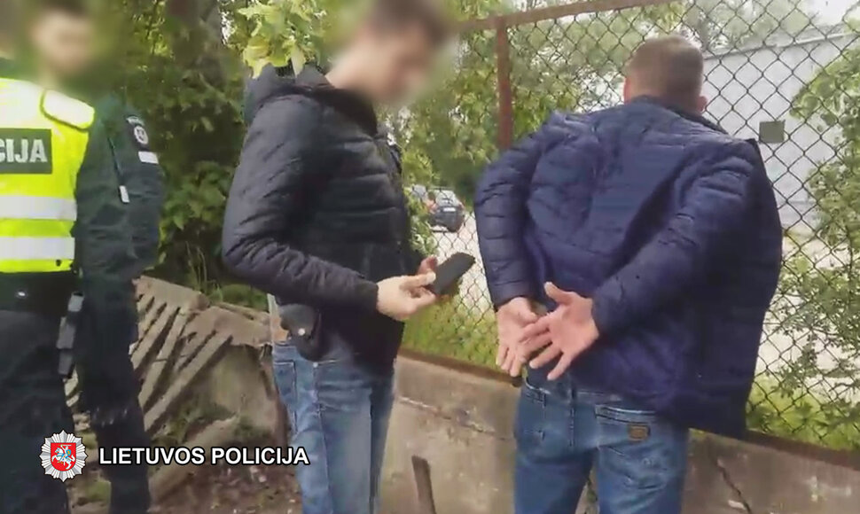 Sulaikyti trys sukčiai, ketinę apgauti senolį.