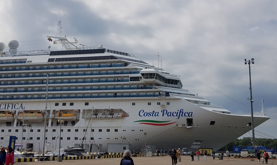 Uostamiestyje vieši didžiulis kruizinis laivas „Costa Pacifica“