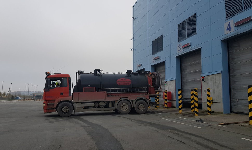 Į atliekų deginimo gamyklą Klaipėdoje atvežtas užterštas pienas iš Alytaus regiono.