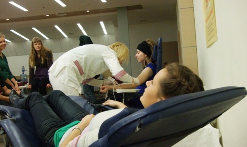 Norėdami paskatinti studentus duoti kraujo, fakultetai sumanė rengti varžybas.  