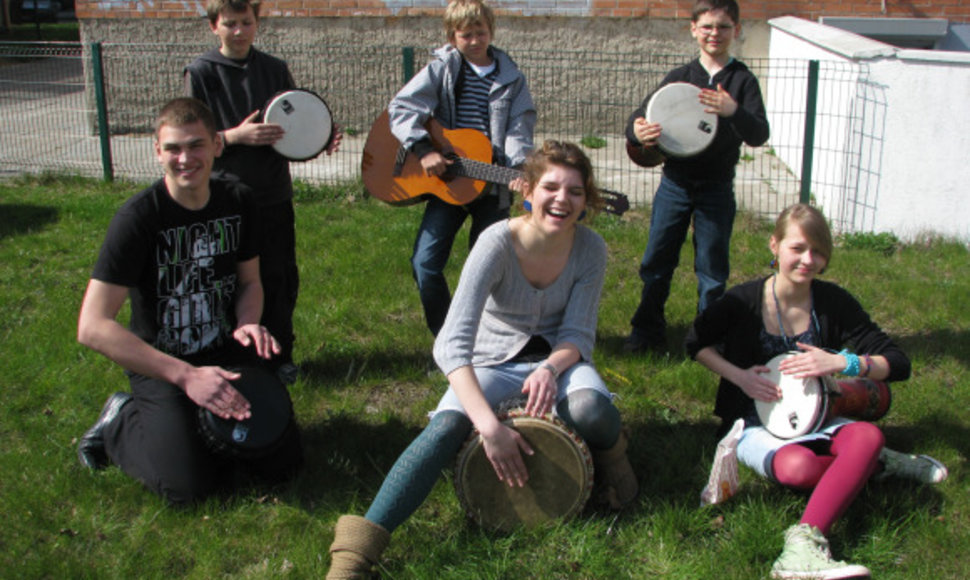 „Grock“ studijos auklėtiniai Gatvės muzikos dienos renginyje dalyvauja kasmet. Šiemet muzikuoti ketina apie šimtas jaunųjų studijos muzikantų. 