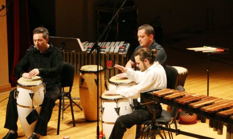 Su programa „Melodija ir ritmas. Pavasario kontrastai” jau rytoj publiką kaitins ansamblis „Giunter Percussion“.