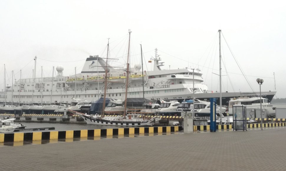 Į Klaipėdą atplaukė pirmasis kruizinis laivas šį sezoną.