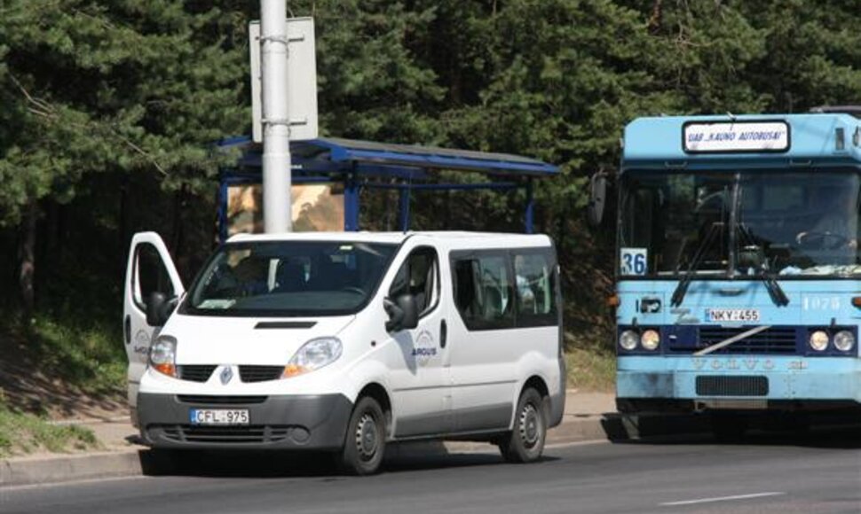 Nuo liepos mėnesio pabaigos ženkliai padidėjo baudos už važiavimą viešuoju transportu be bilieto .