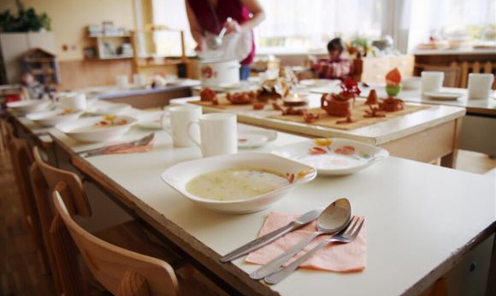 I&scaron; savivaldybės pinigų negaunantys vaikų darželiai nei&scaron;gali atsiskaityti su maisto produktų tiekėjais.