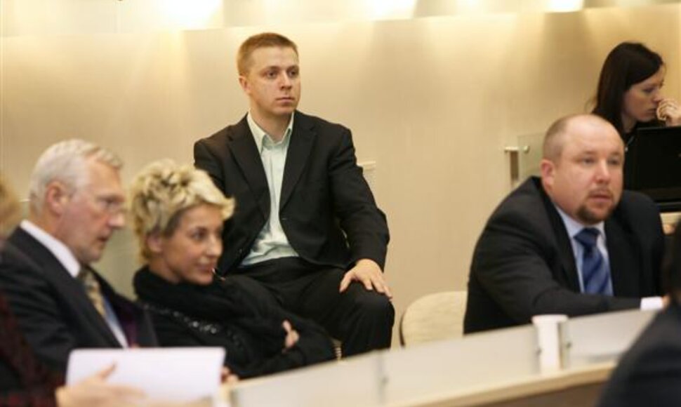 Pirmojo tarybos sprendimo &scaron;okiruotam P.Motiejūnui vis tik pavyko įtikinti politikus, jog savivaldybės parama &bdquo;Žalgiriui&ldquo; yra būtina