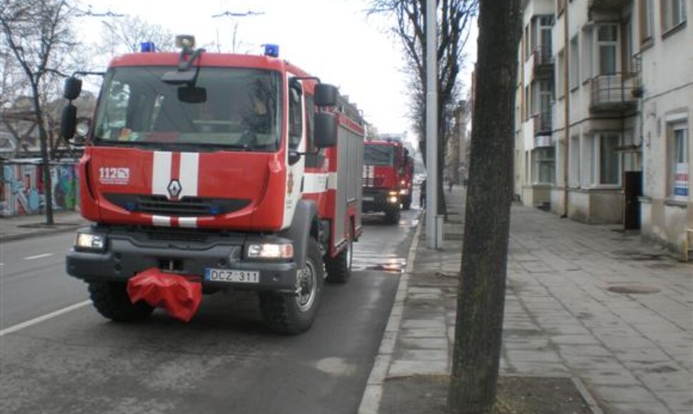 Gesinti menamo gaisro į Kauno centrą nuskubėjo net trys autocisternos.