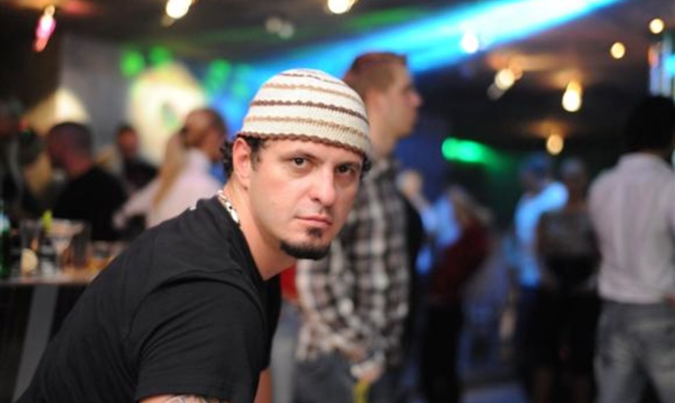 Už baro pulto penktadienį stosiantis DJ Vanga yra laikomas gyva Lietuvos klubinės kultūros legenda