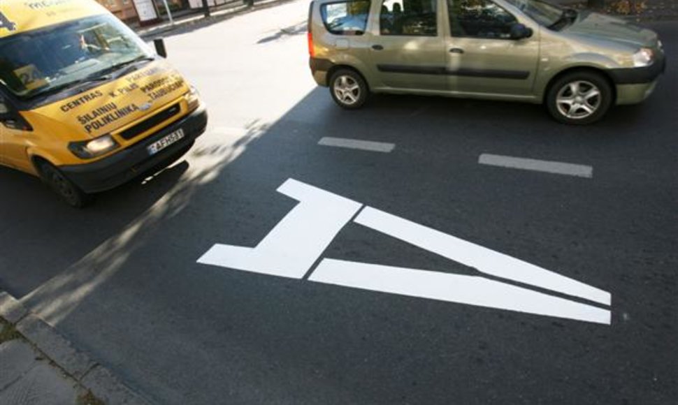 Kęstučio ir K.Donelaičio gatvės jau pažymėtos viešajam transportui skirtos juostos simboliais.
