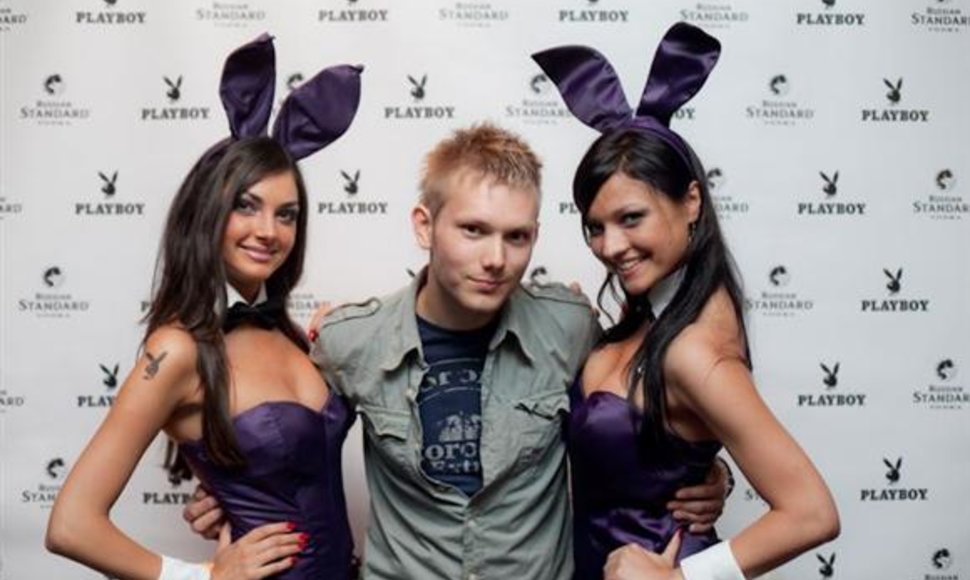 DJ Sunseet ir „Playboy“ merginos