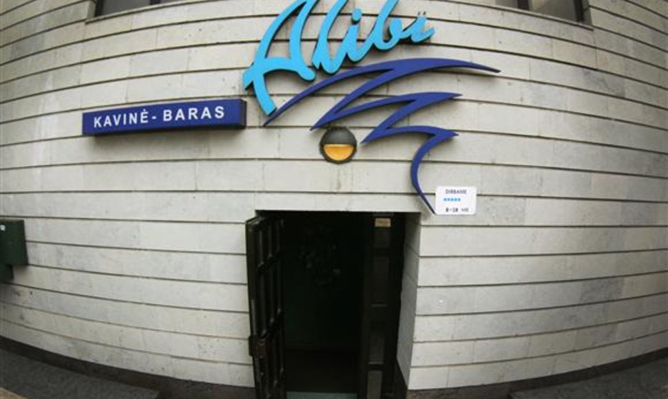 Nors vakar kavinės „Alibi“ durys buvo atidarytos, užeiga klientų neaptarnavo.