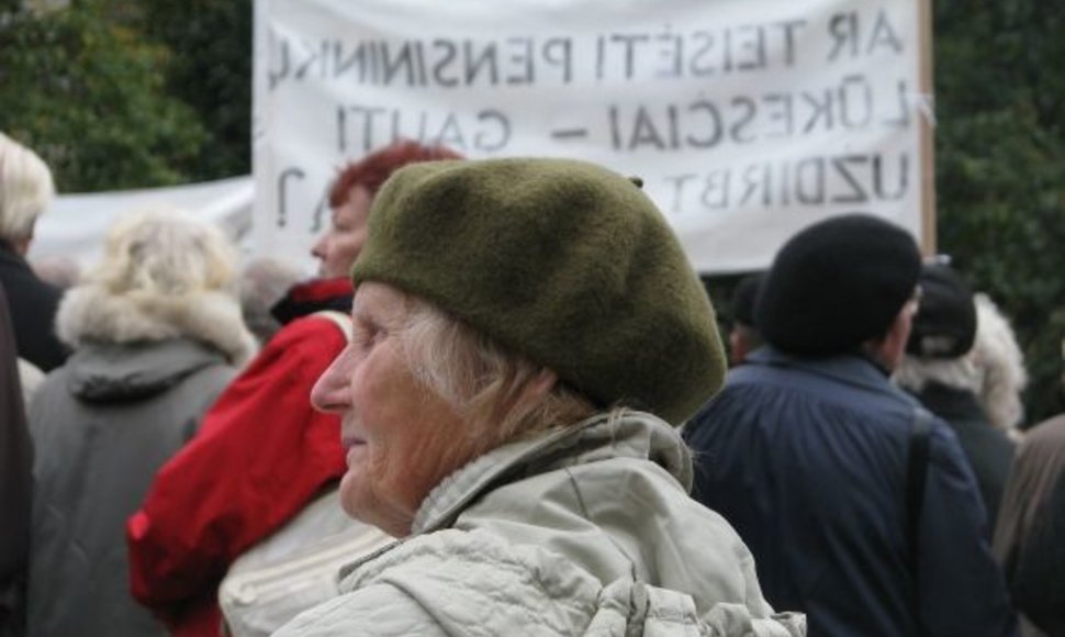 Prie Seimo protestavo pensininkai