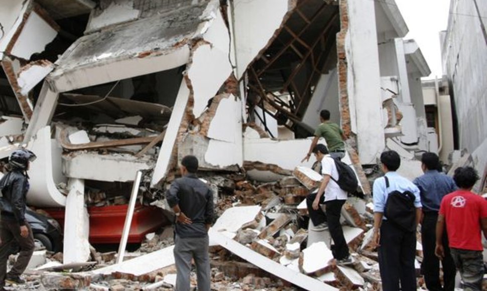 Indoneziją paralyžiavo antras žemės drebėjimas